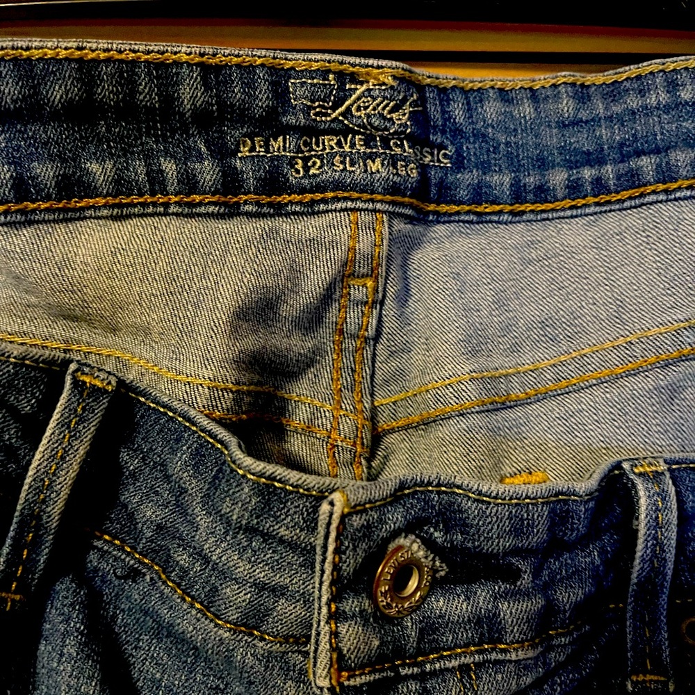 Womens Levi’s size 12 skim legs